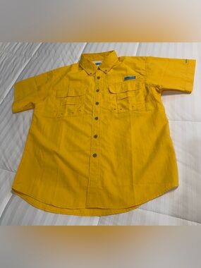 Tuna men’s button down fishing button up short sleeve pockets Size Small